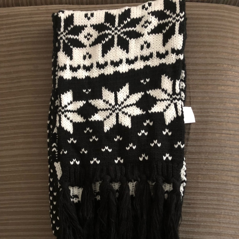 Winter scarf NWOT